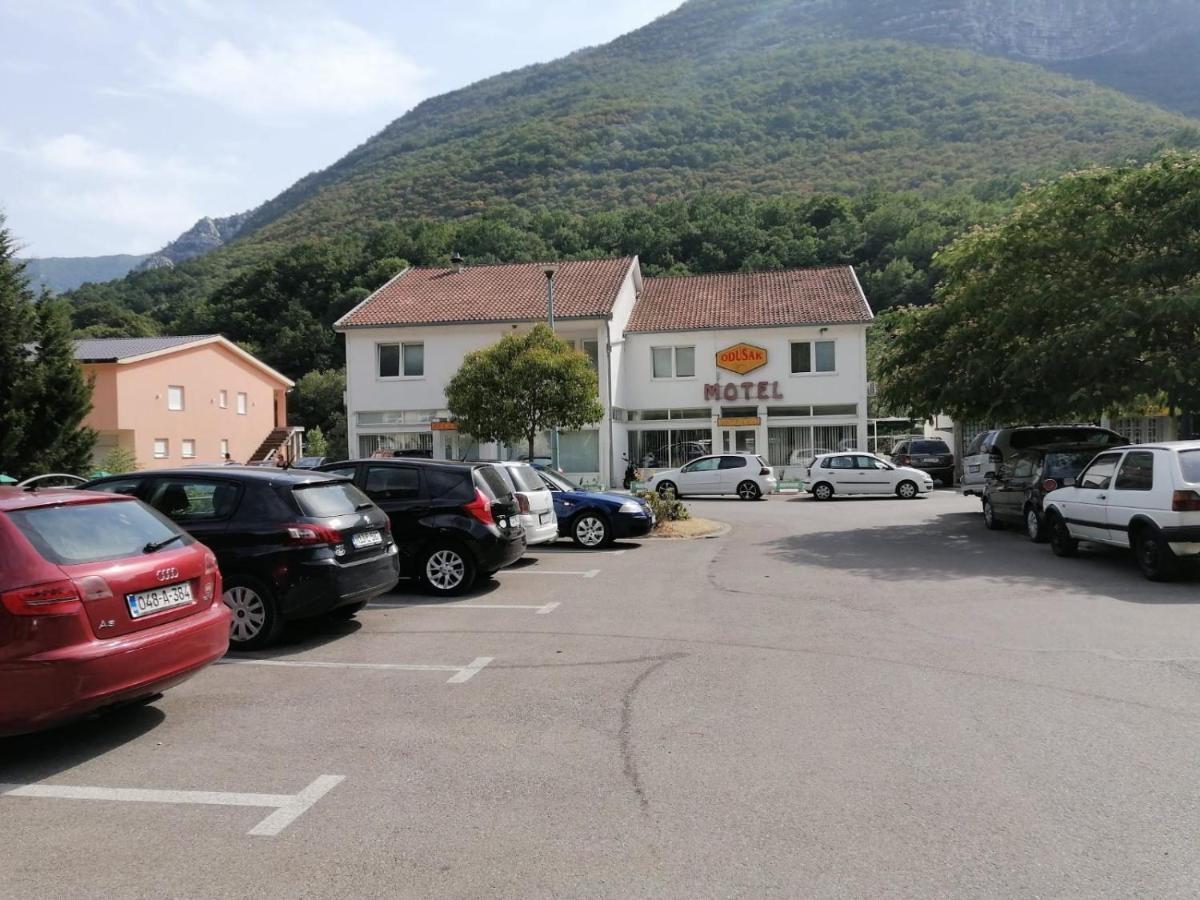 Motel And Restaurant Odusak Dreznjak Eksteriør bilde